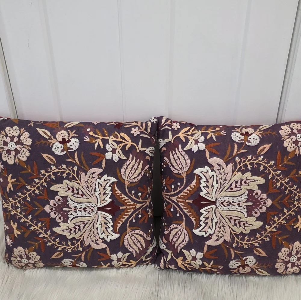Floral embroidery Bugundy Set Of 2 Accent Pillows -